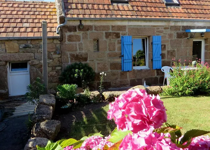 Maison Bretonne Avec Jardin, Au Coeur De Ploumanac\'H En Perros-Guirec - Ref 343